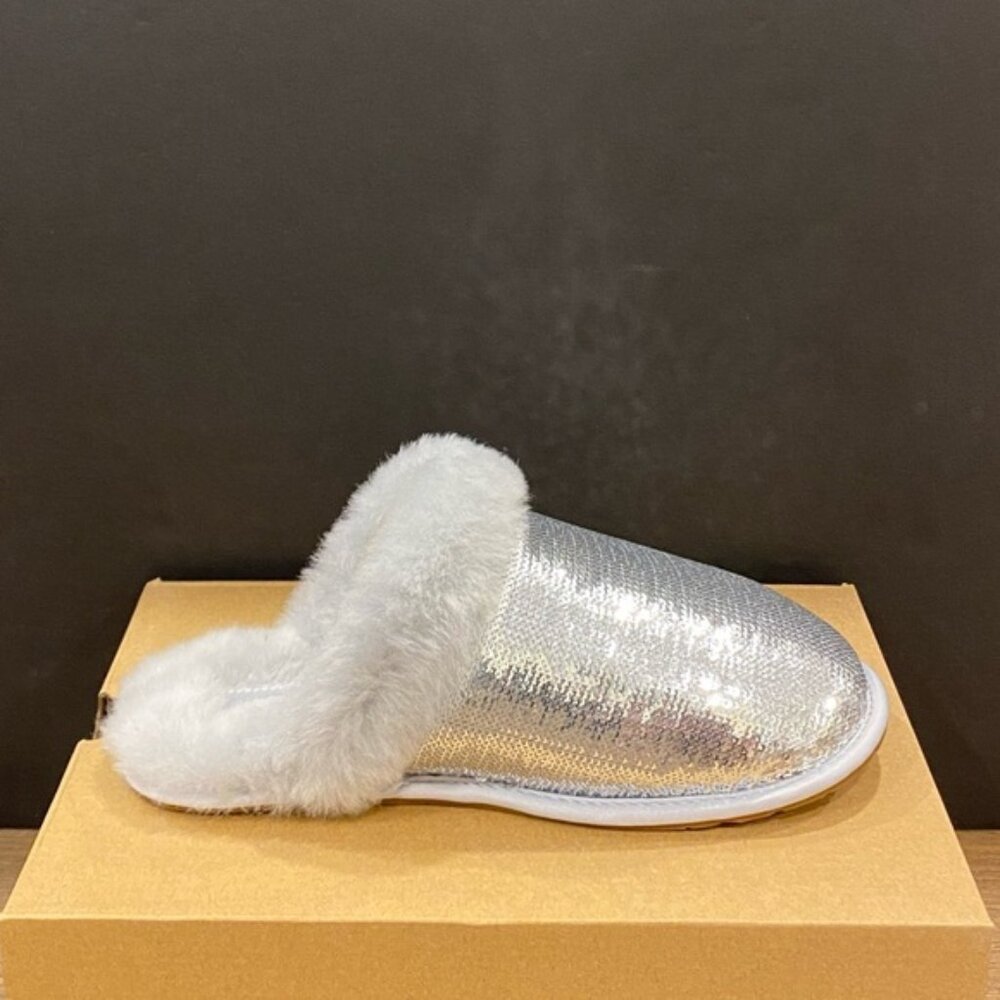 New UGG Women's Scuffette II Mirror Ball Silver Slip On Slippers Shoes Flats - Picture 2 of 4